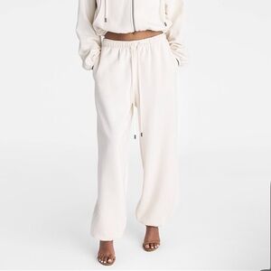 NWT KBB Women's cream Sweatpants “The Dwayne” sweats. Size XXL. Oversized, soft!